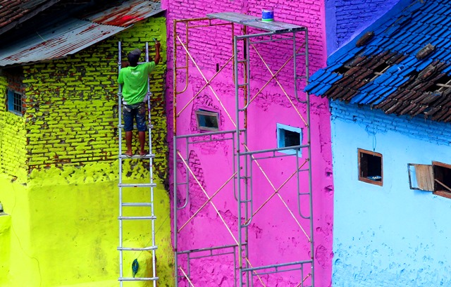 Peringati Harpitnas dengan <i>Ngecat</i> Rumah