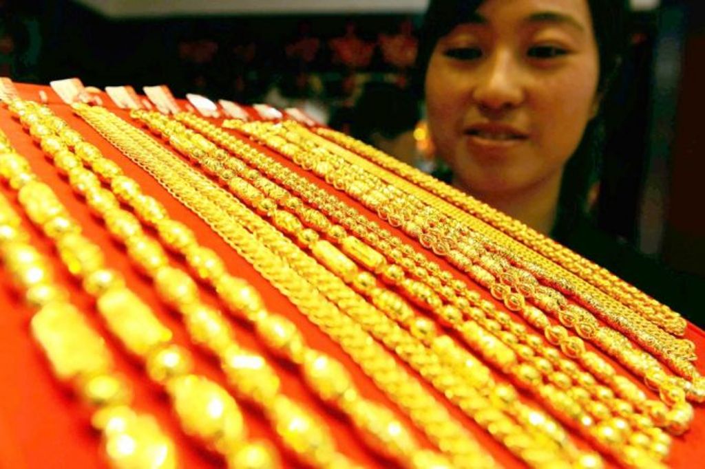 Harga Emas Ditutup Menguat 0,1%