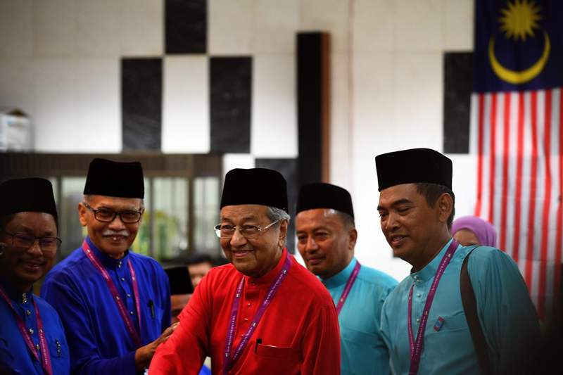 Polisi Malaysia Periksa Mahathir Mohamad Atas Tuduhan Berita Palsu