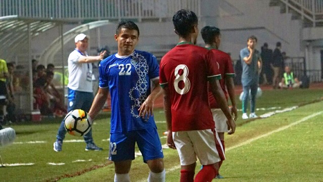 Pelatih Uzbekistan Puji Stadion Pakansari dan Keramahan Lokal
