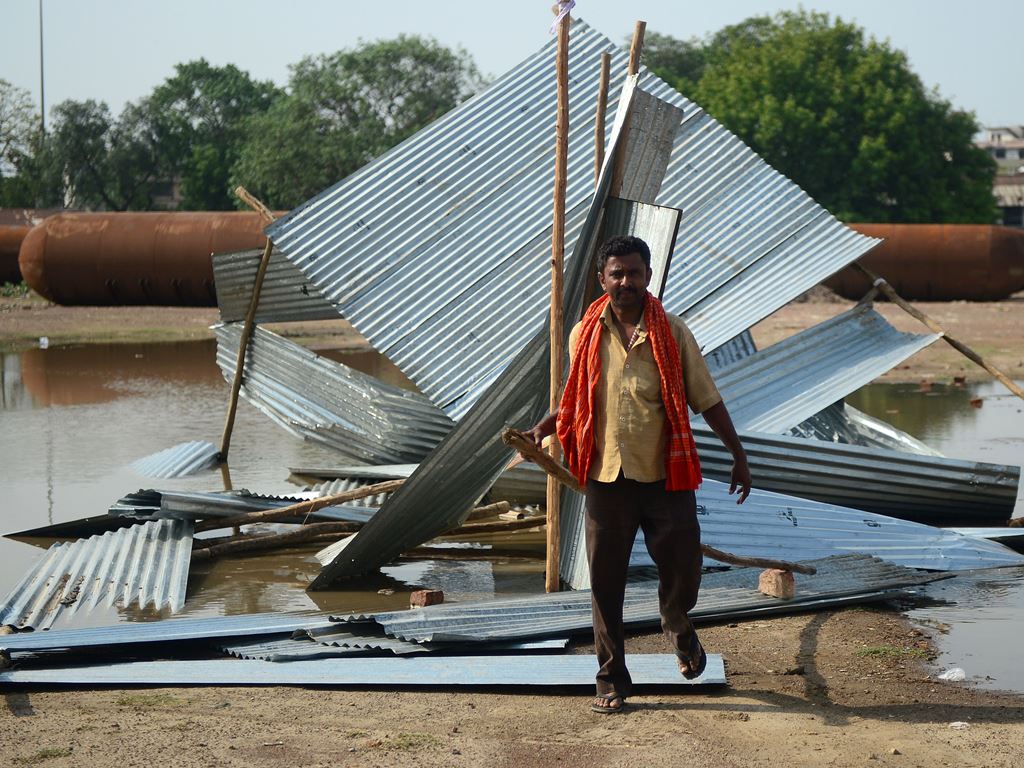 Korban Tewas Badai Debu India Capai 116 Orang