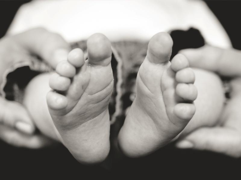Ibu di Afghanistan Jual Bayi untuk Biayai Pengobatan