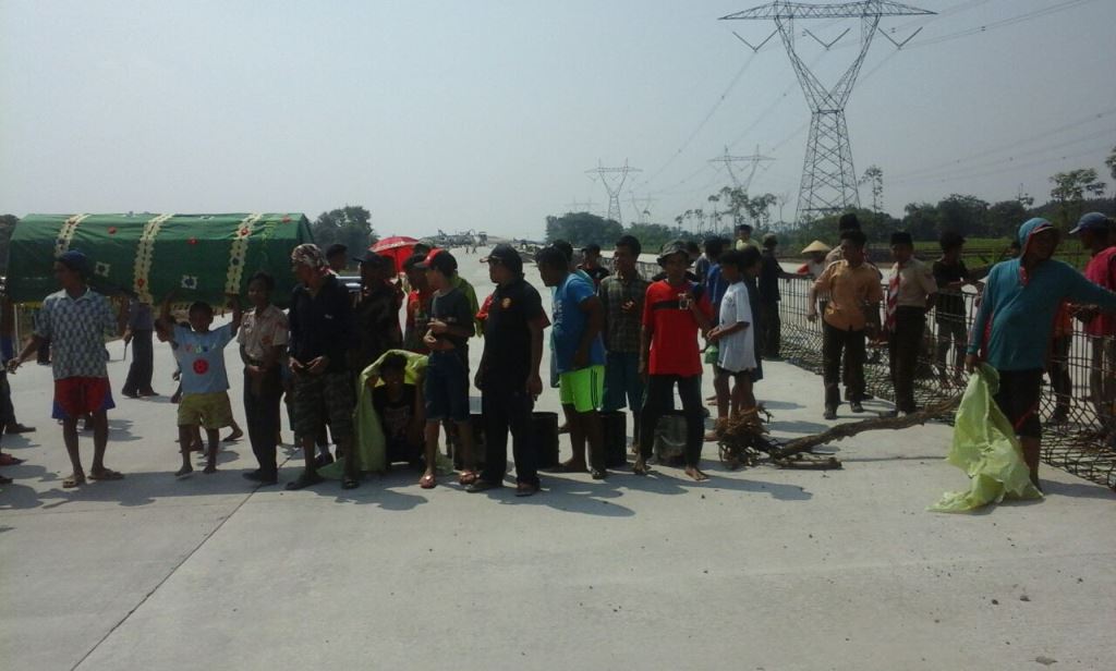 Proyek Jalan Tol Pejagan-Pemalang Diblokade Warga
