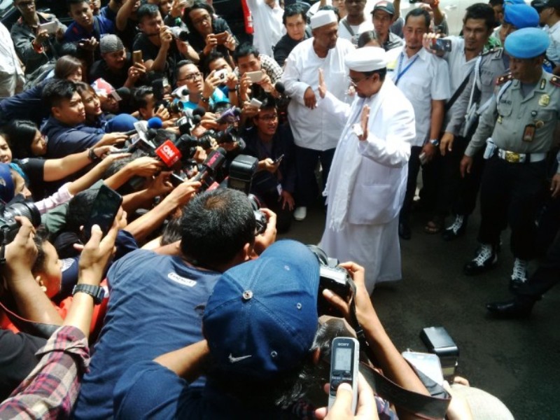 Kasusnya Dihentikan Polda Jabar, Rizieq Shihab Belum Tentu Pulang