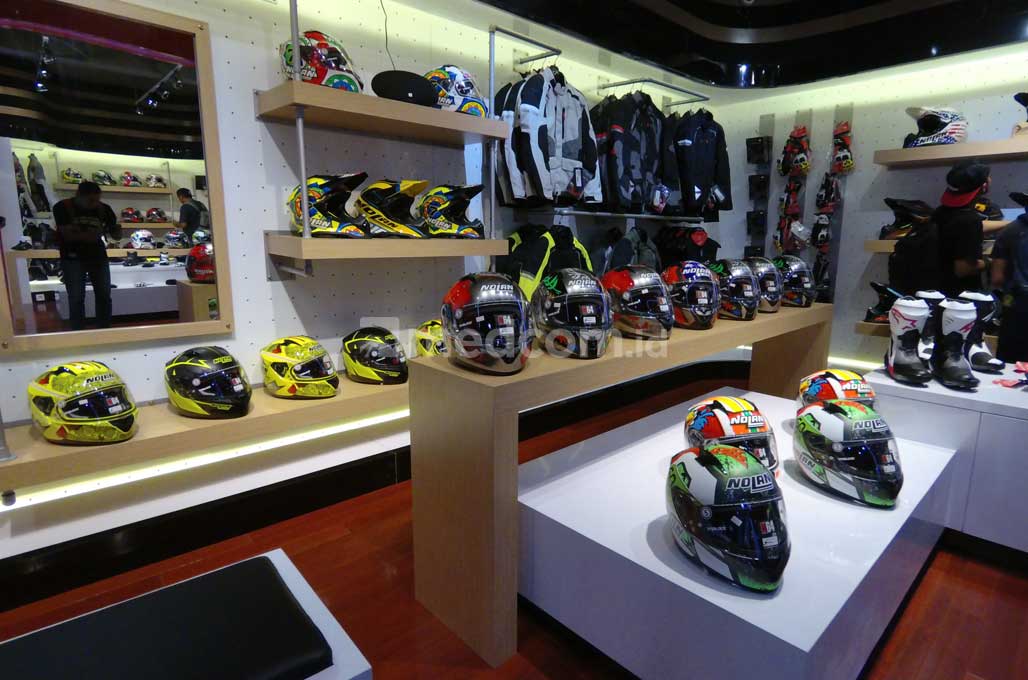 Gerai Apparel DeRide, Fokus Bangun Layanan Purna Jual