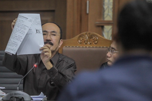 Fredrich Bersikeras Minta Ajudan Novanto Dihadirkan di Sidang