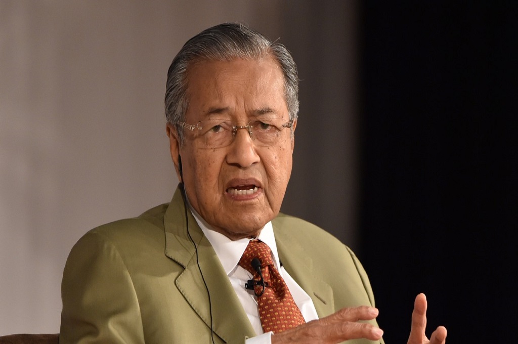 Tinggalkan PM Najib, Dua Politikus Veteran Dukung Mahathir