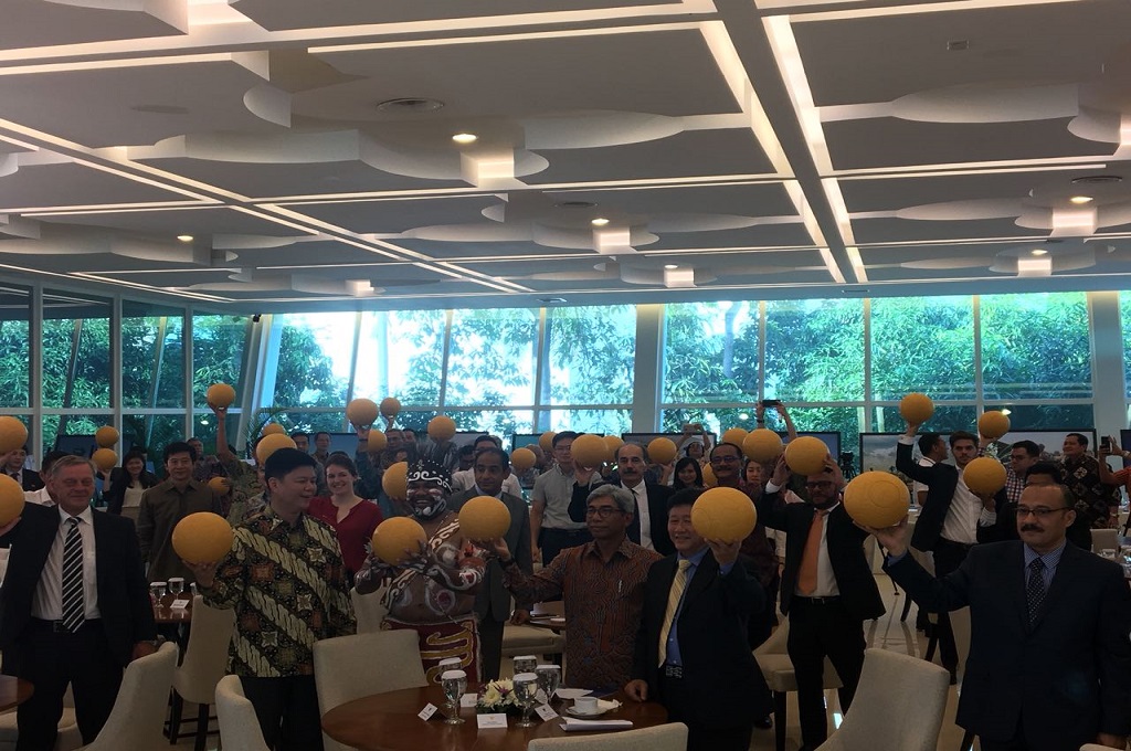 diplomasi luar negeri