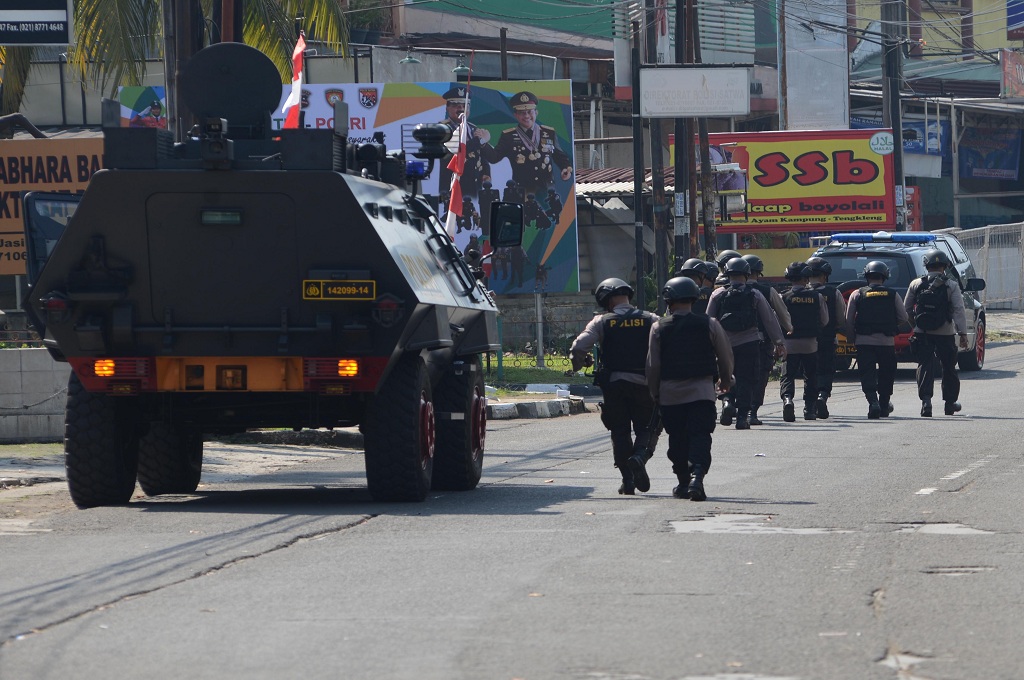 Delapan Ambulans Masuk ke Mako Brimob Depok