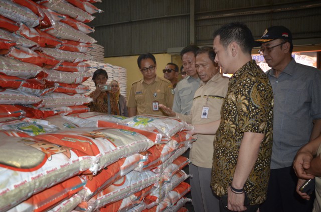 Legislator Puji Bulog Kalbar Amankan Stok Pangan hingga Lebaran