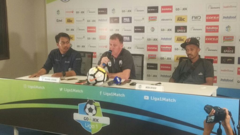 Persipura Optimis Kalahkan Persib di Bandung