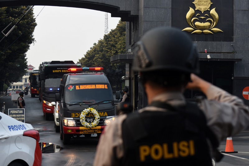 Perspektif Hukum TNI dan Polri Berantas Terorisme
