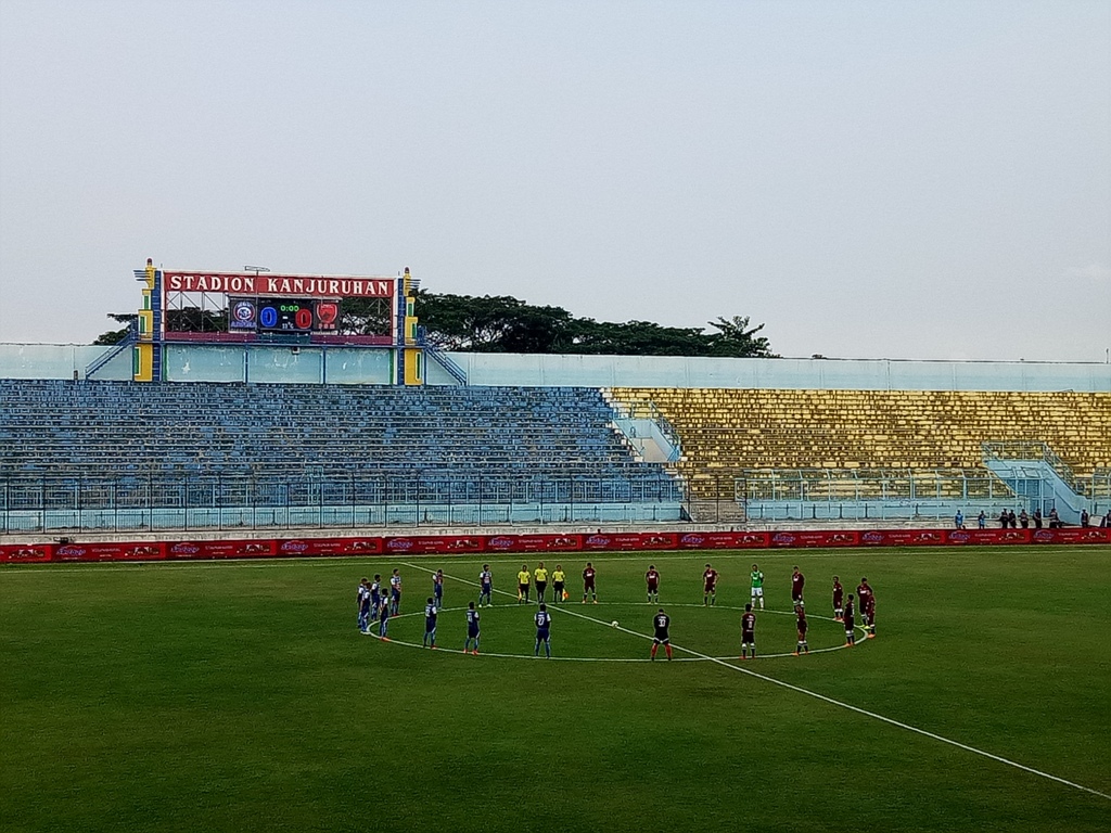 Laga Arema kontra PSM Dibuka dengan Mengheningkan Cipta