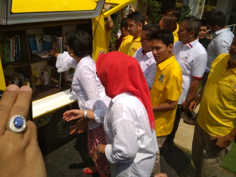 Relawan Gojo Salurkan Ribuan Buku Baca ke Penjuru Indonesia