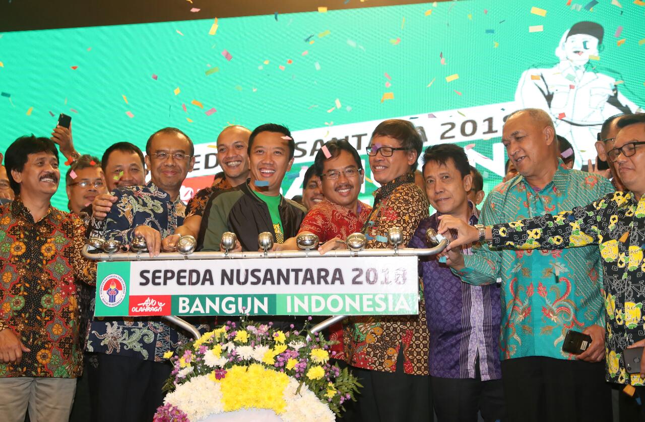 Kemenpora Luncurkan Sepeda Nusantara 2018