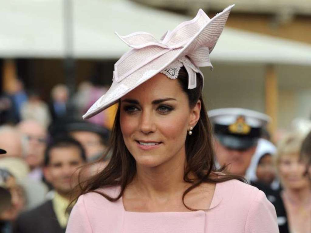 Kenapa Topi Jadi Aksesori Penting saat Menghadiri Royal Wedding?