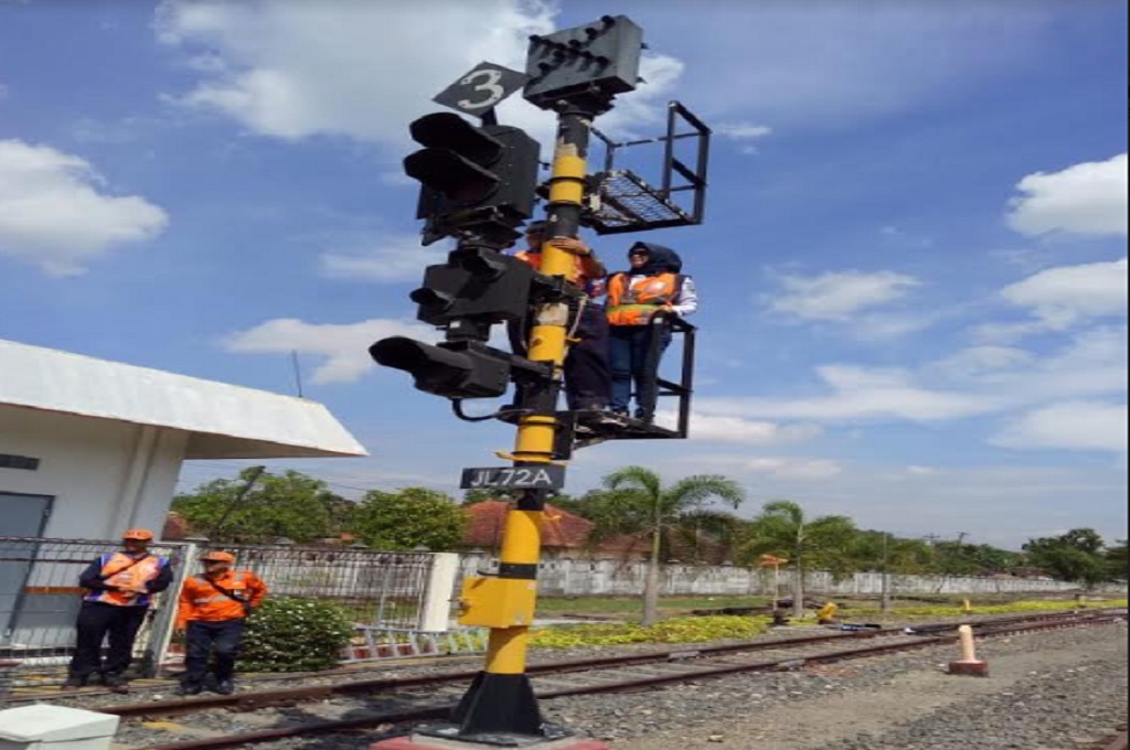 12 Titik Rawan Longsor di Jalur Rel Demak hingga Grobogan