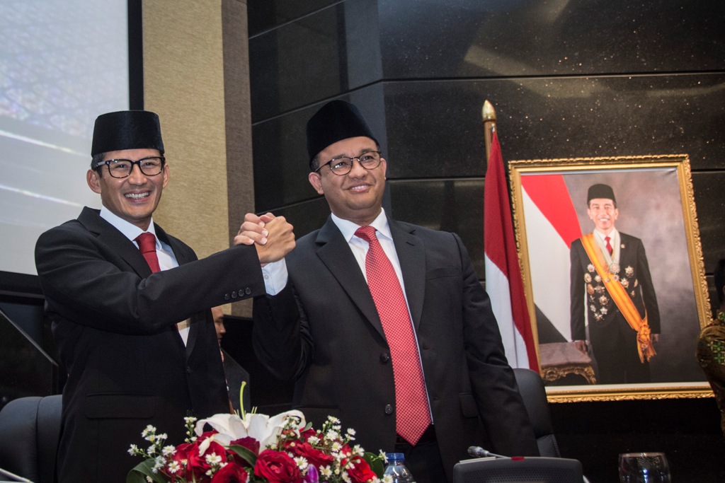 Jurus Anies Hilangkan Bau Tengik Kali Item