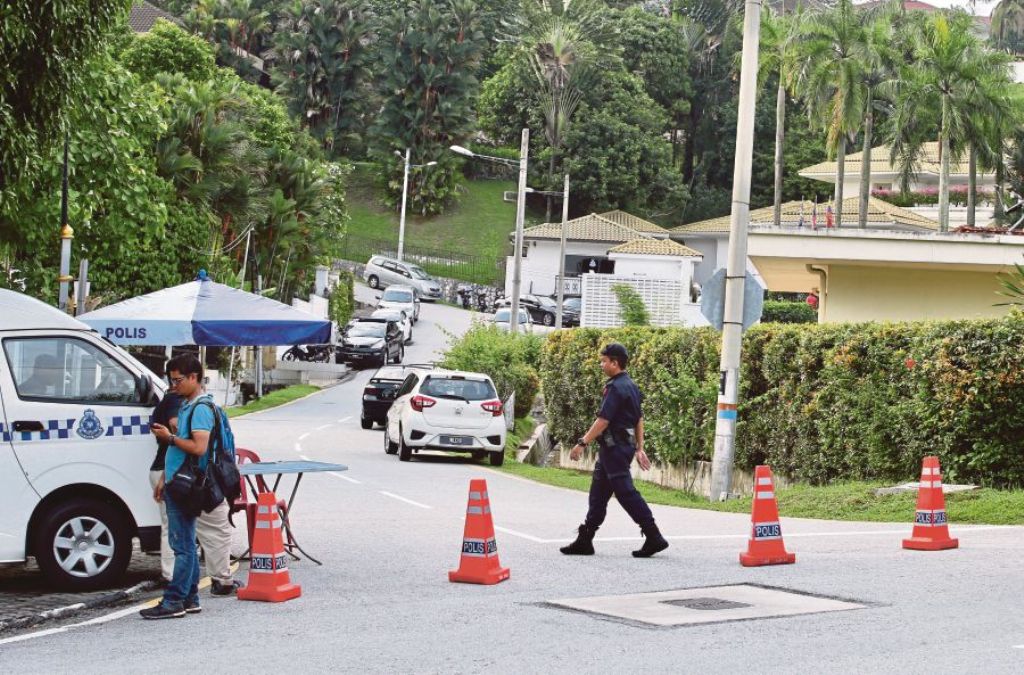 Polisi Malaysia Masih Kepung Rumah Najib Razak