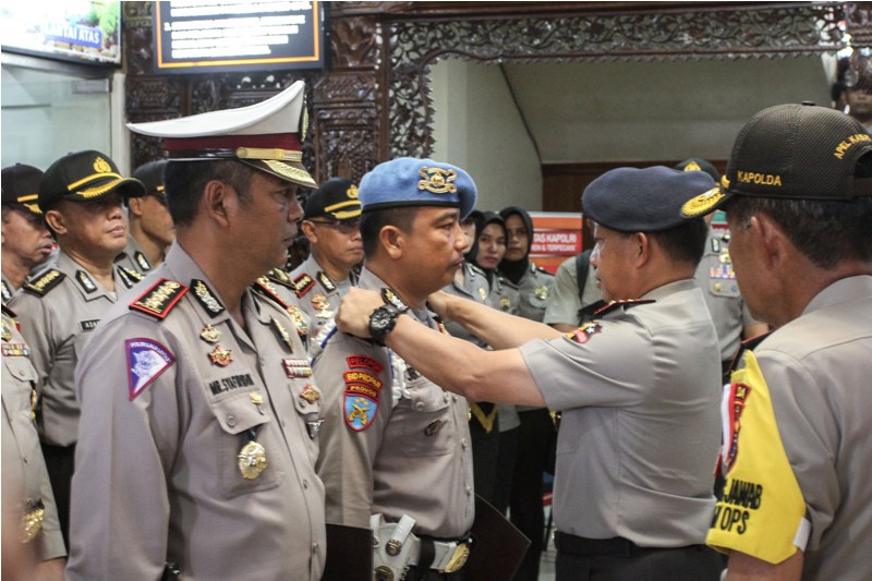 Delapan Terduga Teroris Ditangkap Terkait Penyerangan Mapolda Riau