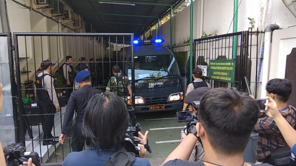 Dikawal Ketat, Aman Abdurrahman Tiba di Pengadilan