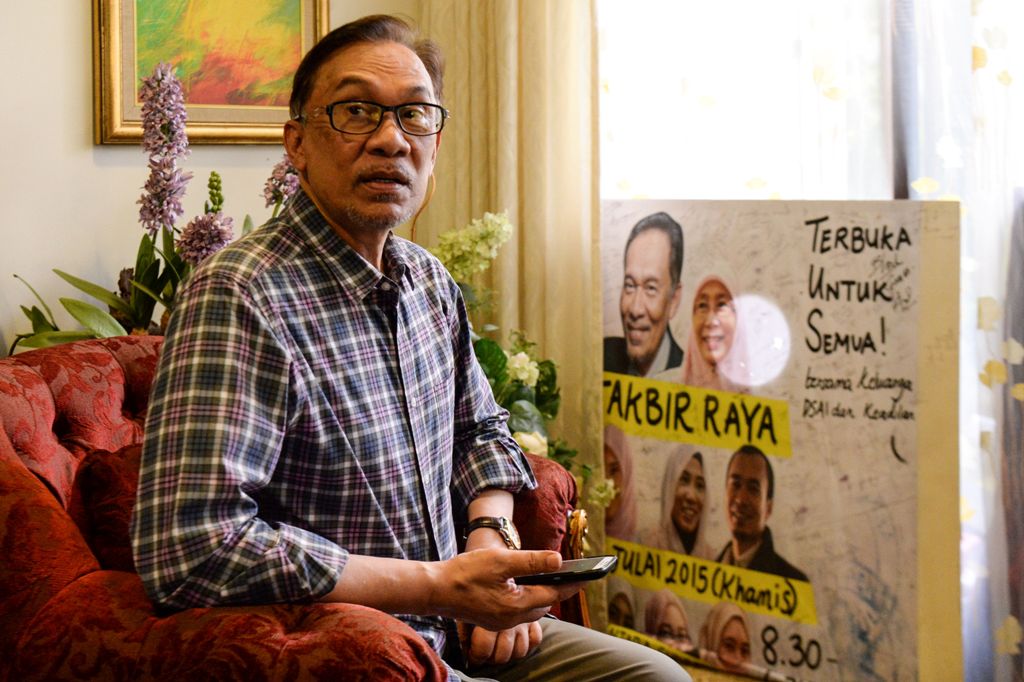Anwar Sempat Dua Kali Ditelepon Najib Razak