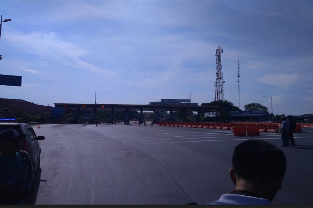 Polda Buru Pelaku Buang Benda Mencurigakan di Tol Sidoarjo