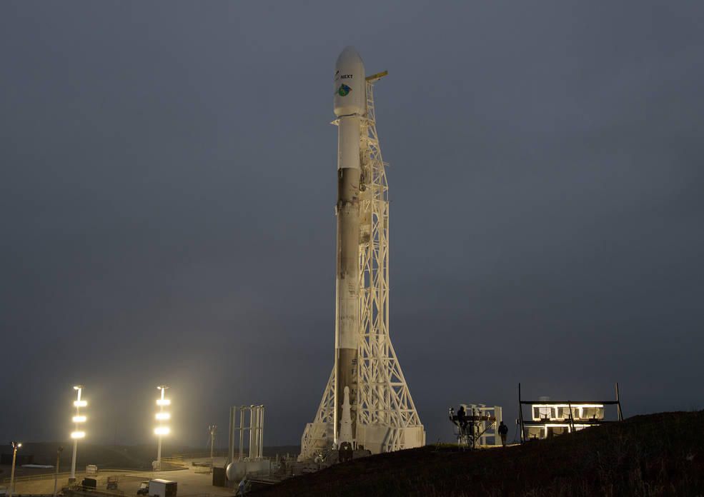 SpaceX Bawa Satelit untuk Monitor Perubahan Iklim Bumi