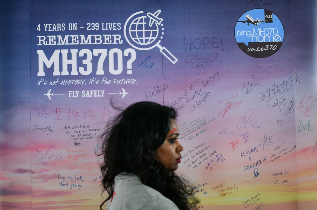 Mahathir akan Kaji Ulang Kontrak Pencarian MH370