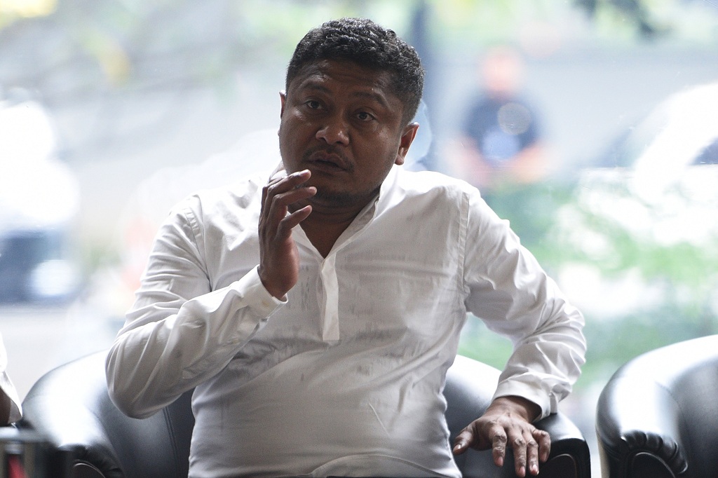 KPK Gelandang Bupati Buton Selatan ke Jakarta