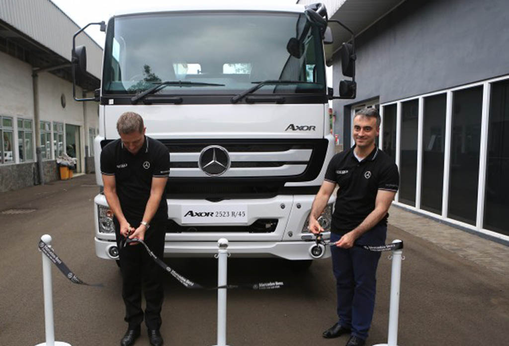 Mercedes-Benz Kenalkan Axor 2523 R, Truk Baru untuk Logistik