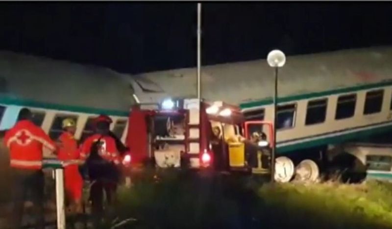 Truk Dihantam Kereta, Dua Orang Tewas di Italia