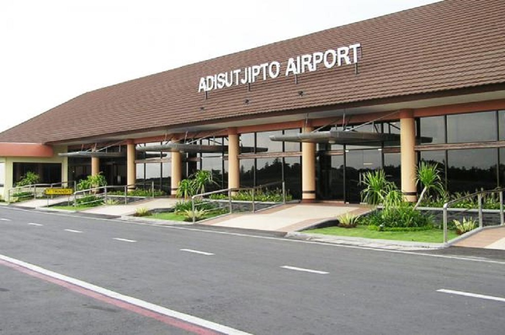 Bandara Adisutjipto Belum Terganggu Letusan Merapi
