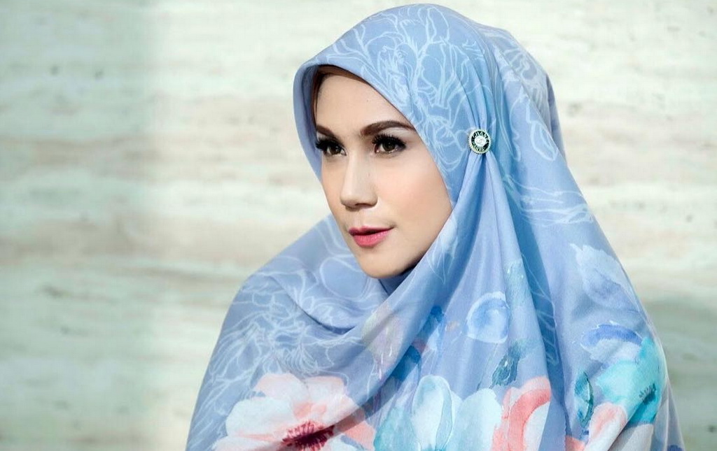 Cara Marini Zumarnis Ajarkan Anak Berempati Terhadap Sesama