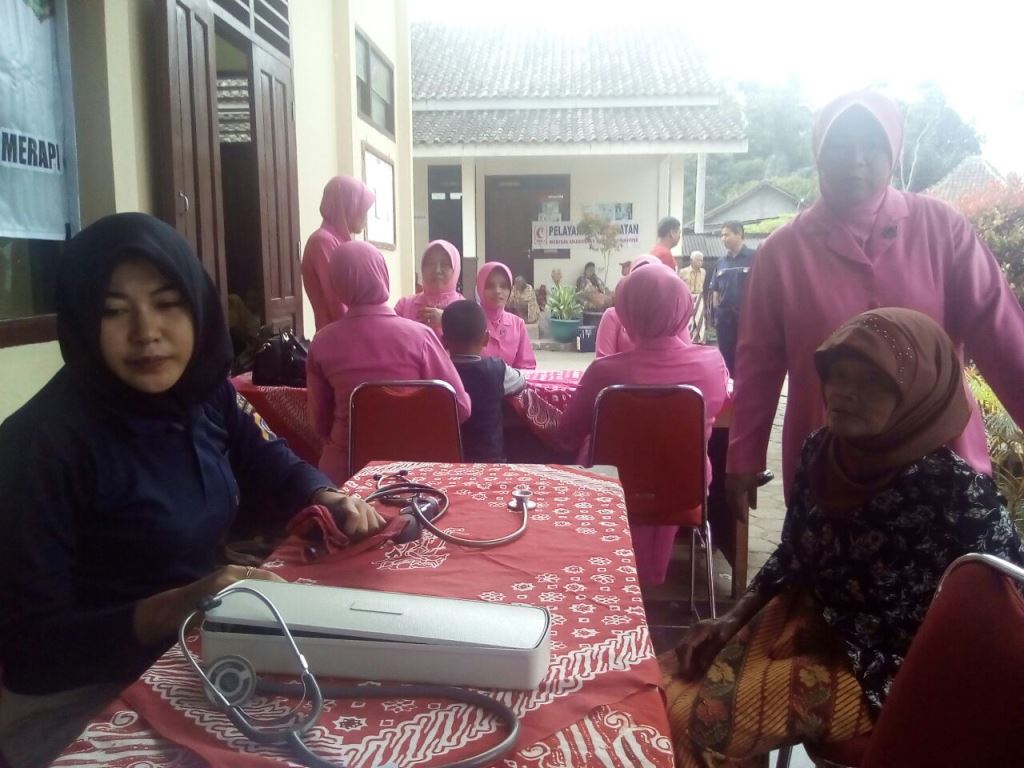 Sejumlah Pengungsi di Lereng Gunung Merapi Mengeluh Sakit