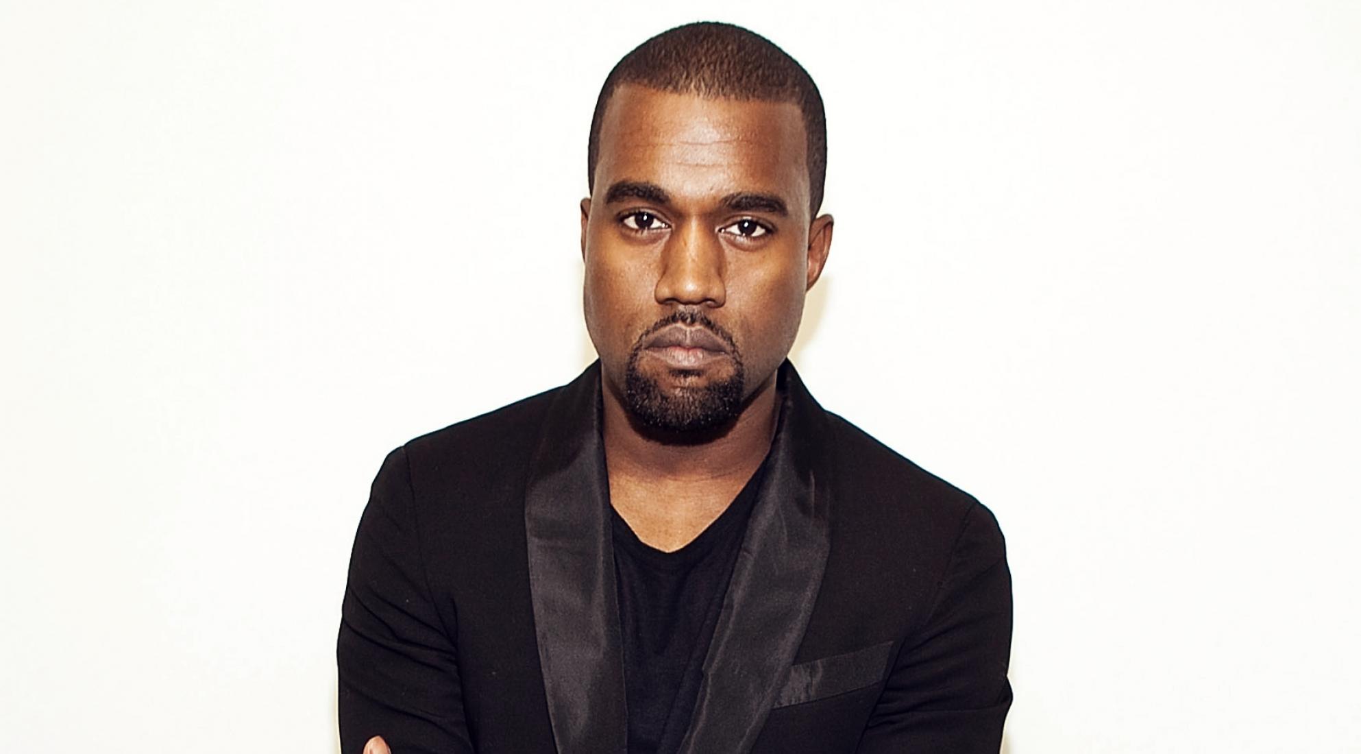 Kanye West Beli Foto Kamar Mandi Whitney Houston Senilai Rp1 M