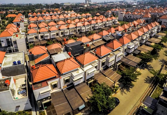 Pilih rumah baru atau bekas ya?
