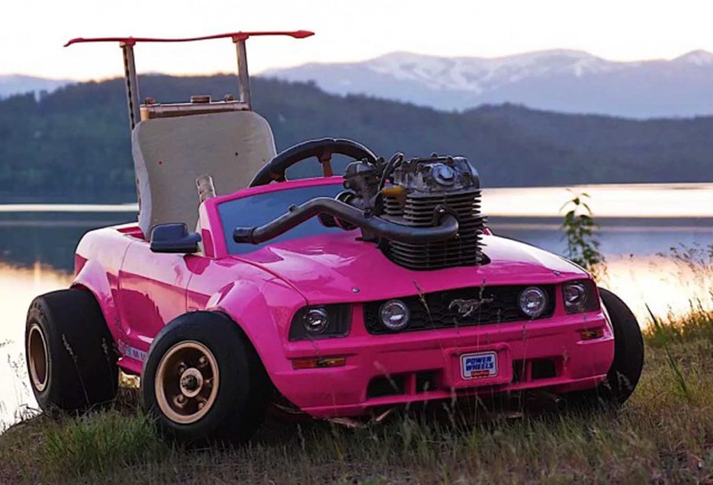 Liarnya Mobil 'Barbie' Bermesin <i>Dirt Bike</i>