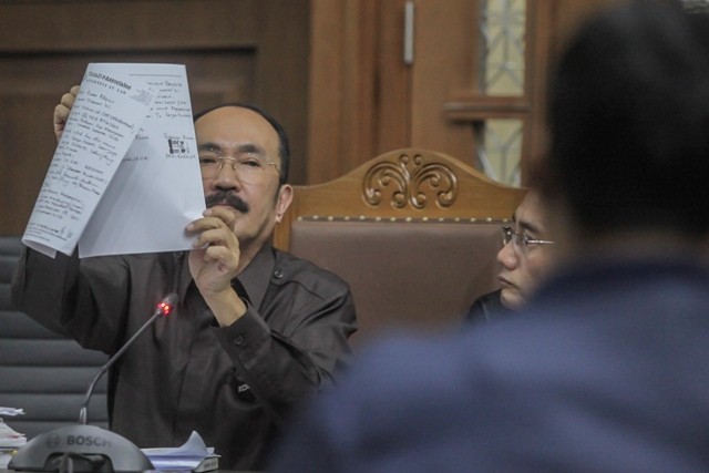 Fredrich <i>Ngeyel</i> Minta Seluruh Berkas Tuntutan Dibaca