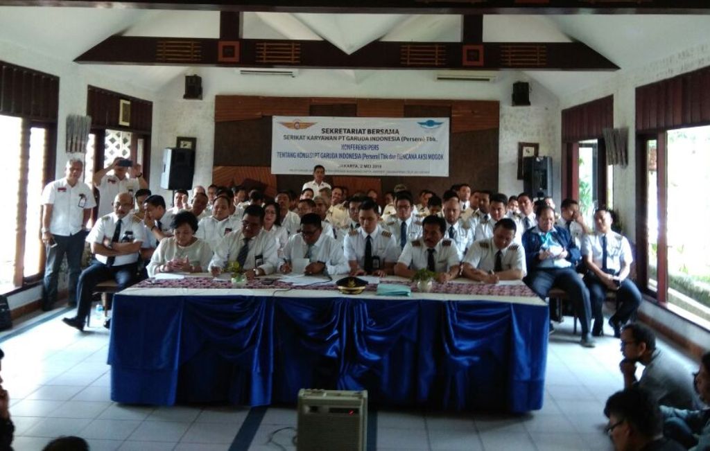 Direksi Garuda Disarankan Temui Pilot Sebelum Mogok Lagi