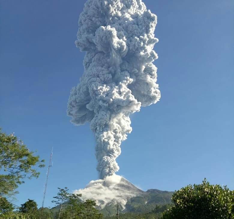 Gunung Merapi Meletus, Masyarakat Kembali Mengungsi