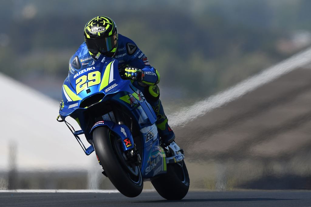 Andrea Iannone Tercepat pada FP1 MotoGP Italia