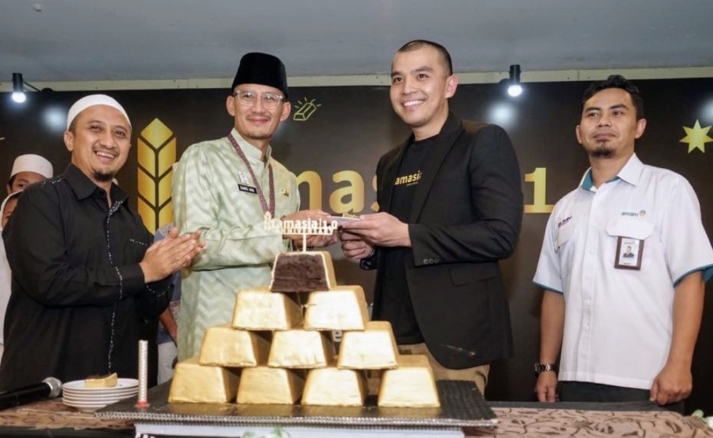 Berbagi THR Emas Melalui Aplikasi