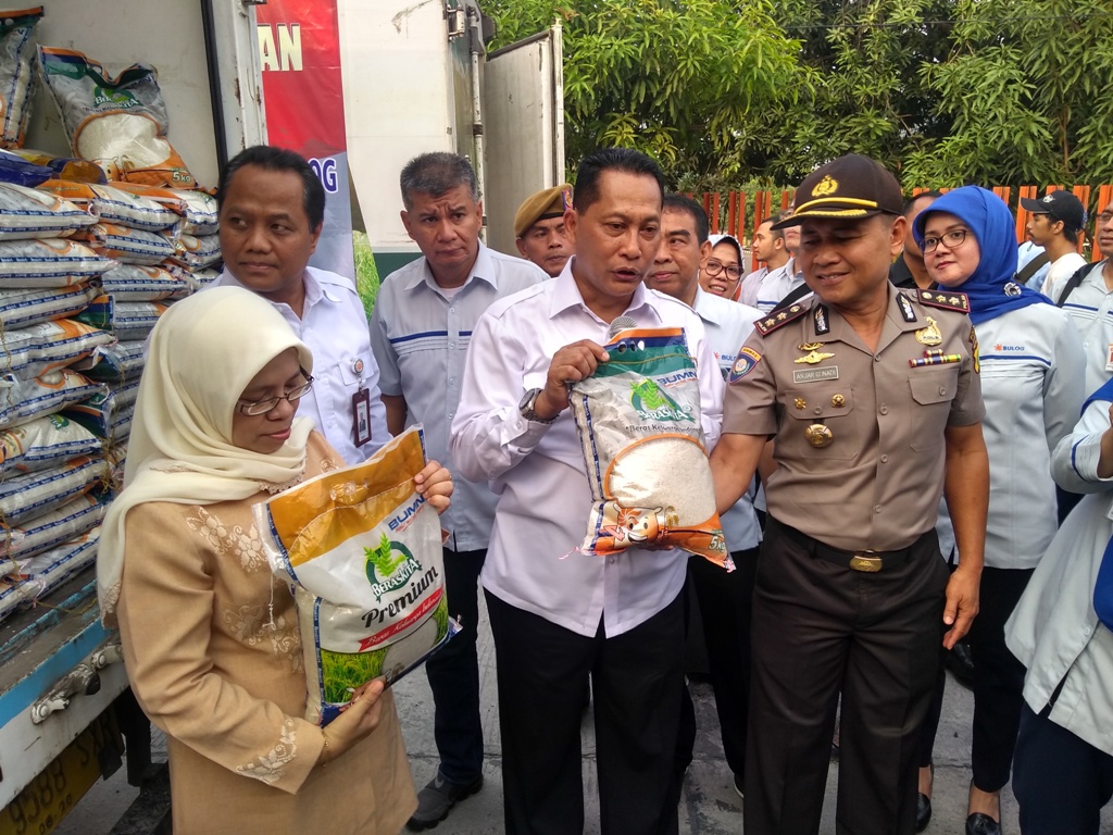Stabilkan Harga Pangan, Bulog Gelar Operasi Pasar