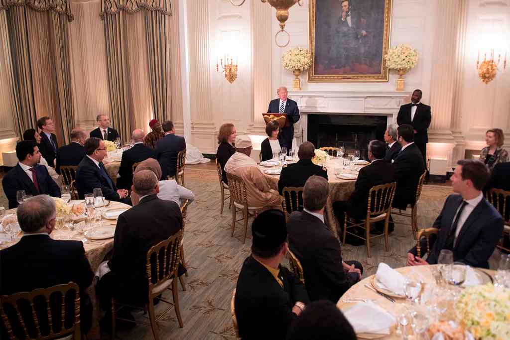 Buka Puasa Trump Hanya Formalitas