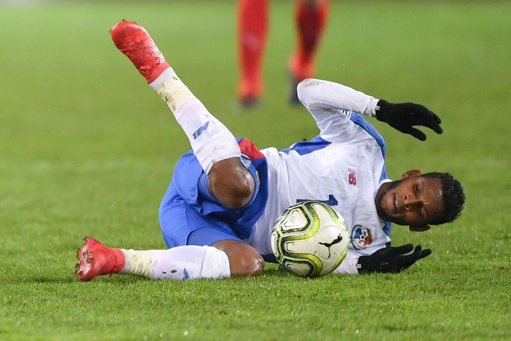 Retak Tulang Kaki, Bintang Panama Batal ke Piala Dunia 2018