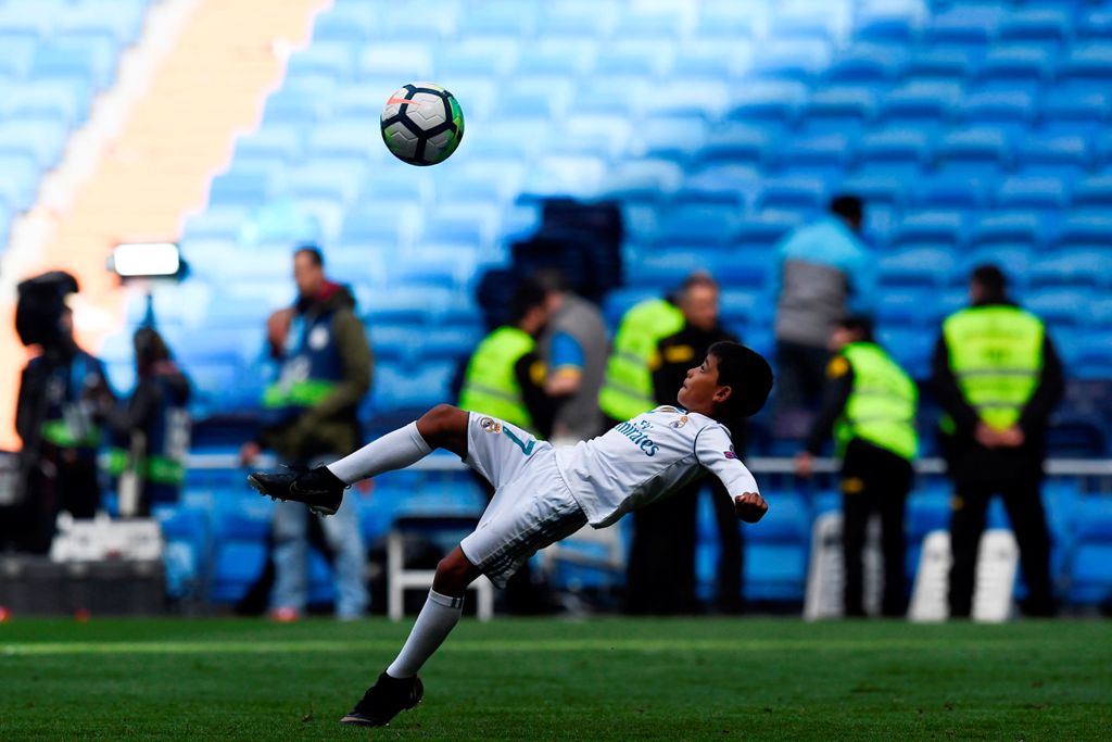 Melihat Sepakan Indah ala Ronaldo Jr