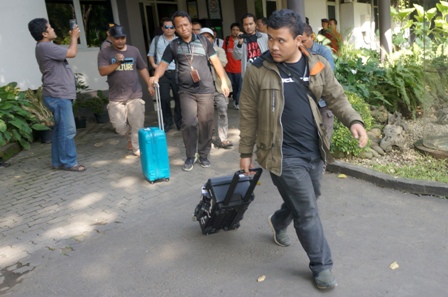 KPK Sita 4 Koper Berkas dari Kantor PUPR Tulungagung