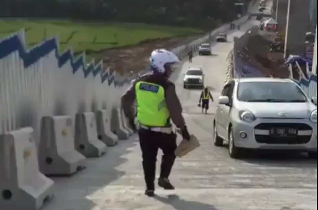 Trik Antre di Tanjakan saat Macet