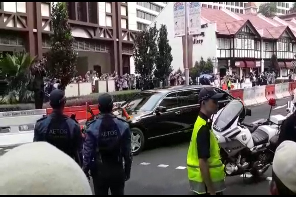Warga Bersorak Sorai saat Kim Jong-un Tiba di Singapura